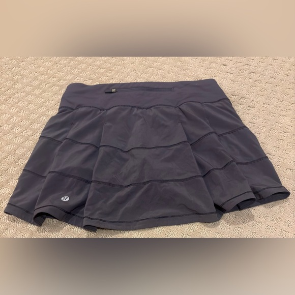 Lulu lemon skirt - dark gray/purple color - size women’s 4 - Picture 2 of 3